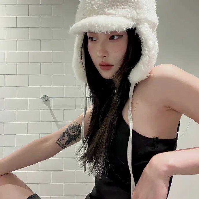 夜晚的水母不会游泳